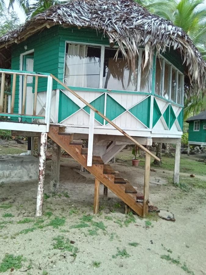 Buccaneer Resort Carenero Экстерьер фото