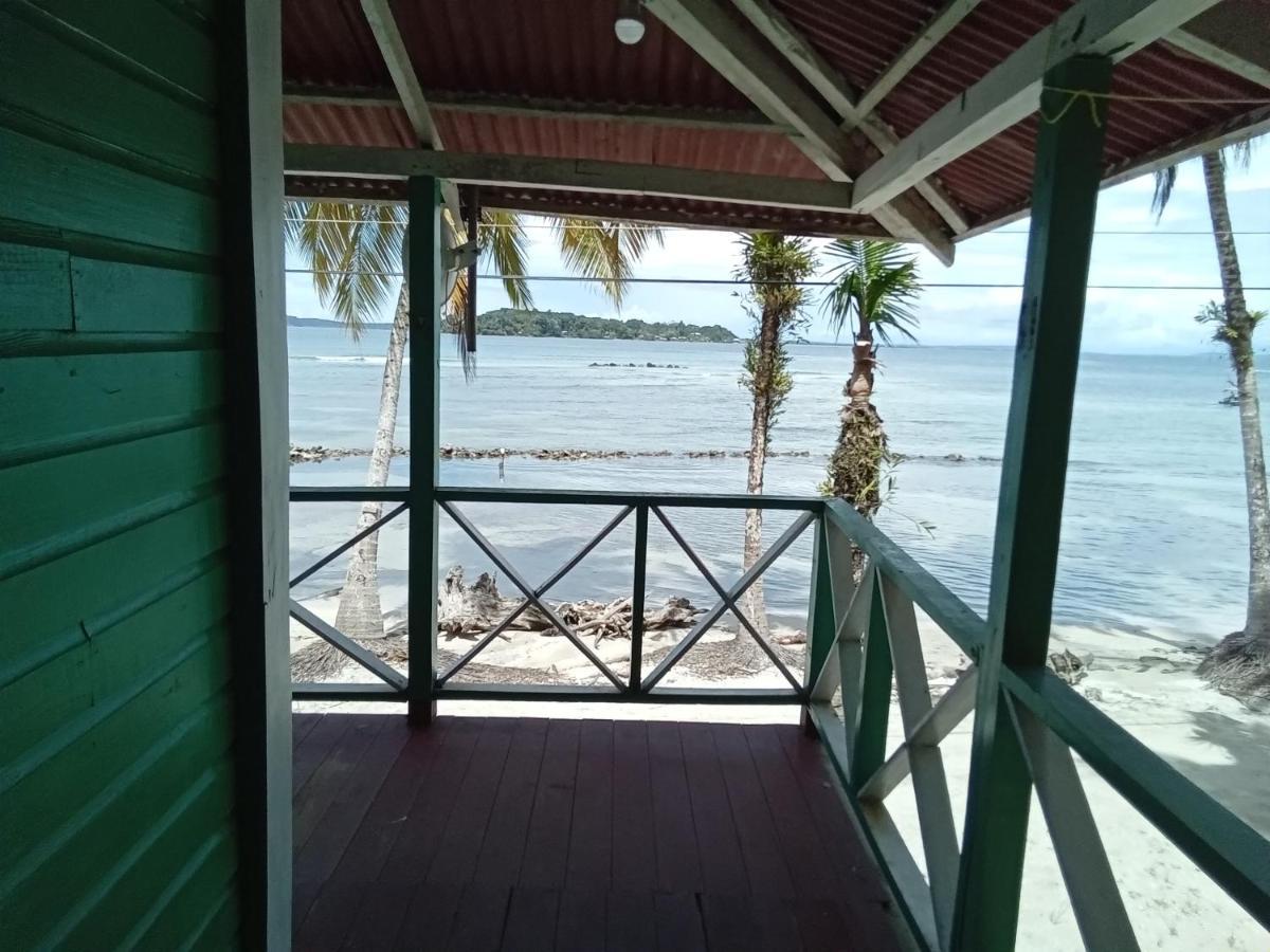 Buccaneer Resort Carenero Экстерьер фото
