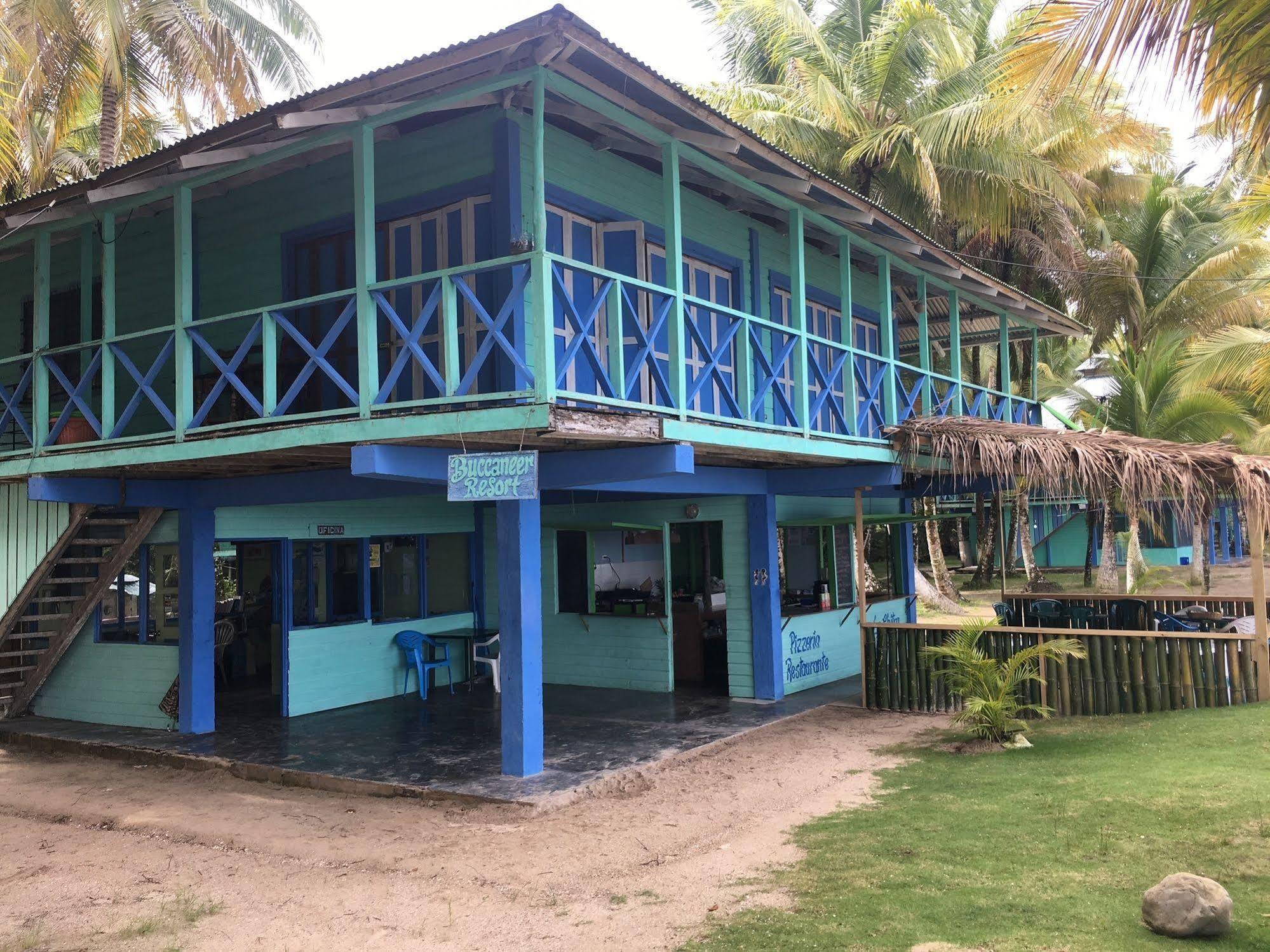 Buccaneer Resort Carenero Экстерьер фото