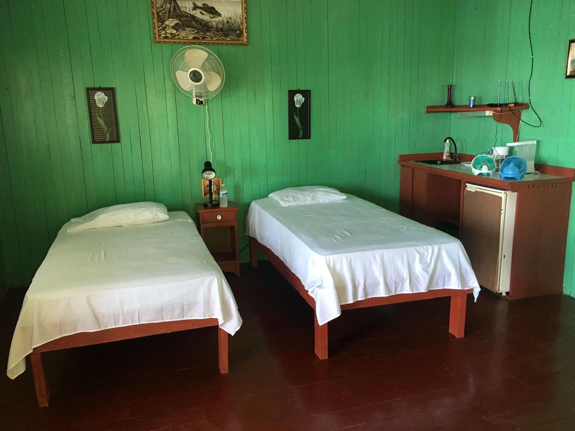 Buccaneer Resort Carenero Экстерьер фото